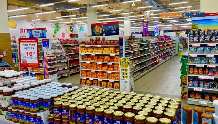 Bukan Sekadar Tempat Singgah, Alfamart Jadi Pelarian Ternyaman Saat Putus Cinta