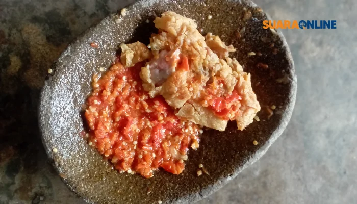 5 Hal Nyebelin Saat Beli Ayam Geprek yang Bikin Nafsu Makan Langsung Hilang!