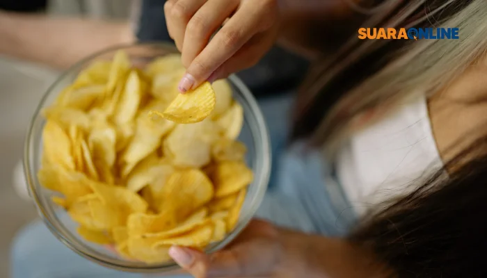 Bukan Lagi Sekadar Camilan, Keripik Kini Jadi Teman Makan yang Nggak Bisa Dilewatin di Tiap Suapan