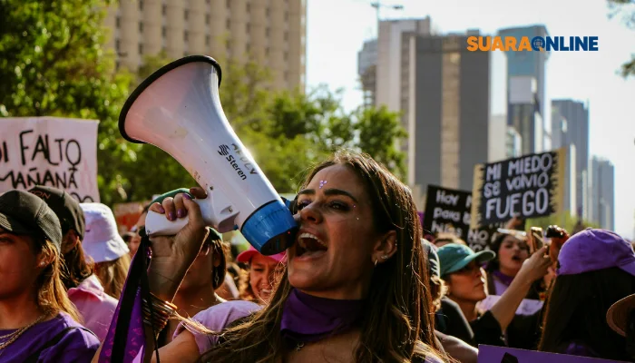 Kenapa Gen Z Kurang Tertarik dengan Dunia Politik? Saat Generasi Kritis Justru Merasa Politik Nggak Menyentuh Hidup Mereka