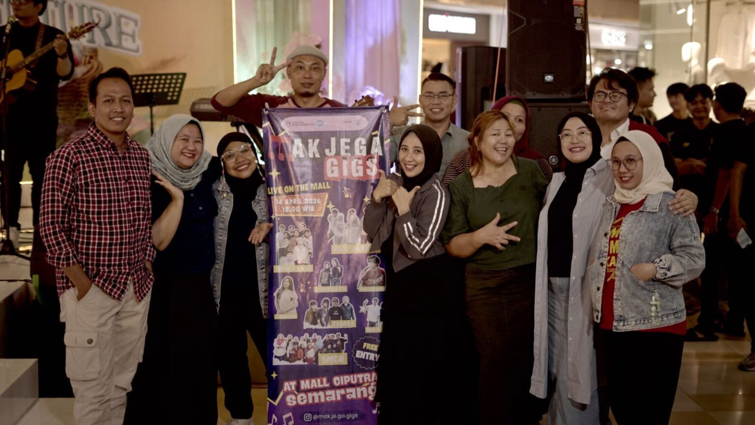 Makjegagigs Vol 03 : Mahasiswa Ilkom Udinus Gebrak Mall Citraland dengan Kreativitas Bisnis Musik