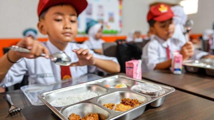 Netizen Seret Isu Makan Bergizi Gratis usai Video Prabowo soal Dollar Viral di TikTok dan X