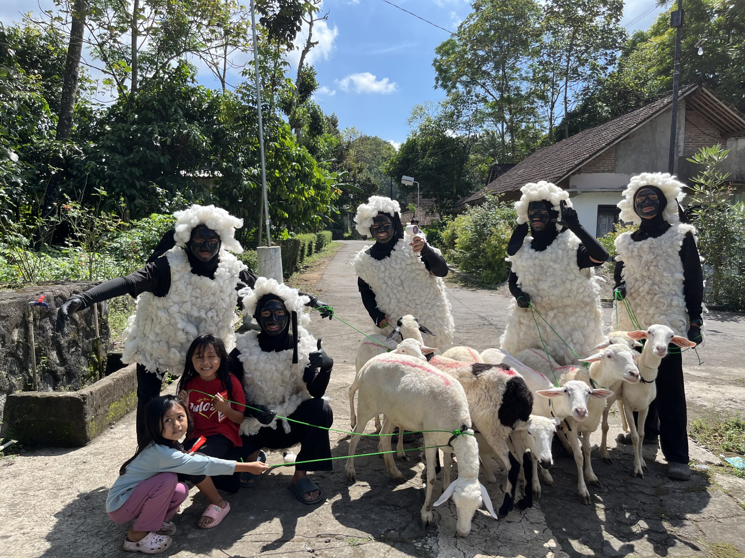 Viral! Santri Gen Z Cosplay Domba saat Promosi Qurban, Netizen Auto Terhibur