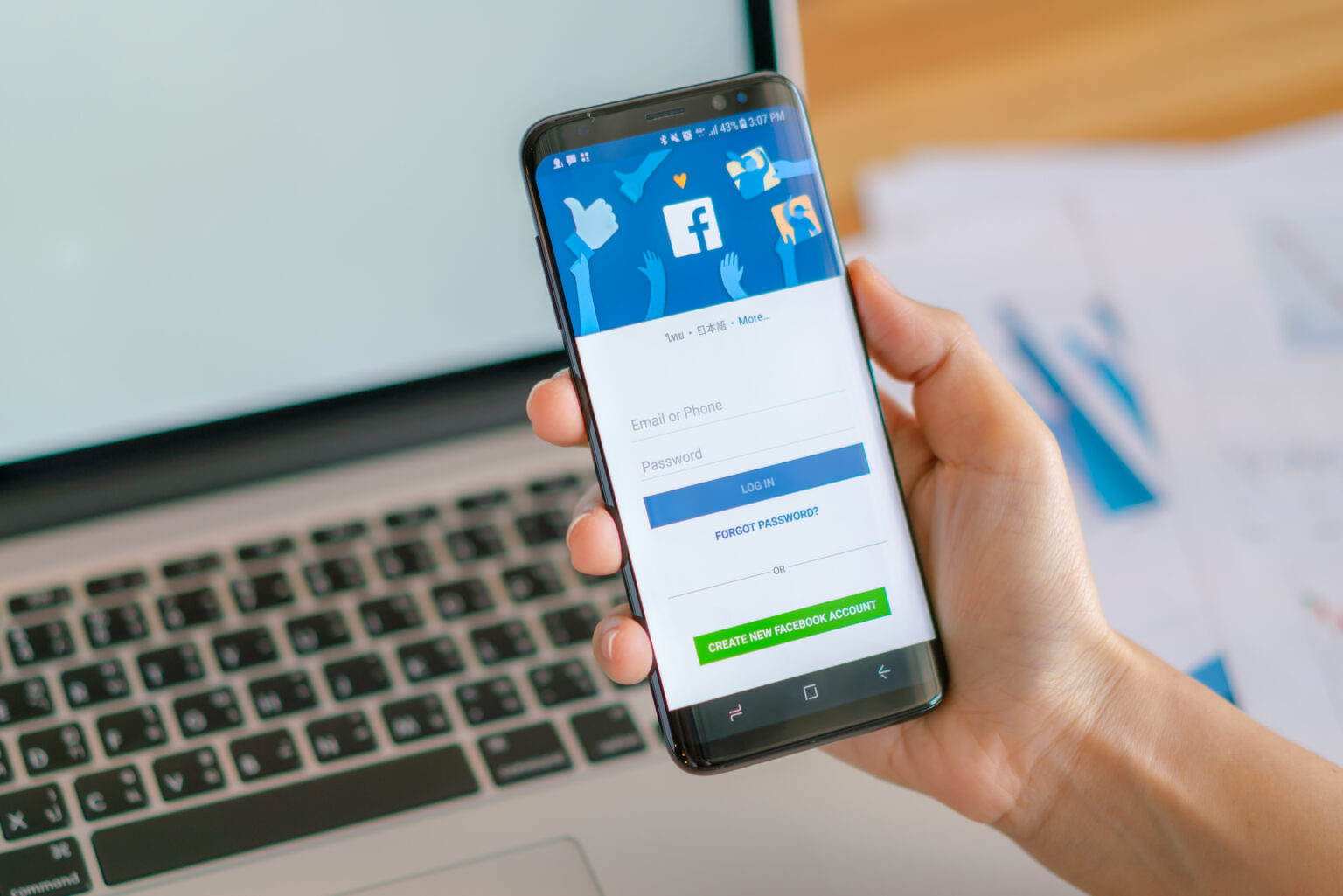 Banyak Orang Mulai Tinggalkan Facebook, Kenapa Anak Muda Kini Beralih ke TikTok dan Instagram?
