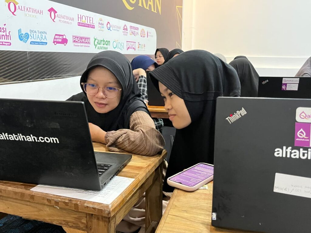 Santri Alfatihah Academy Fokus Berlatih Kemampuan Spreadsheet